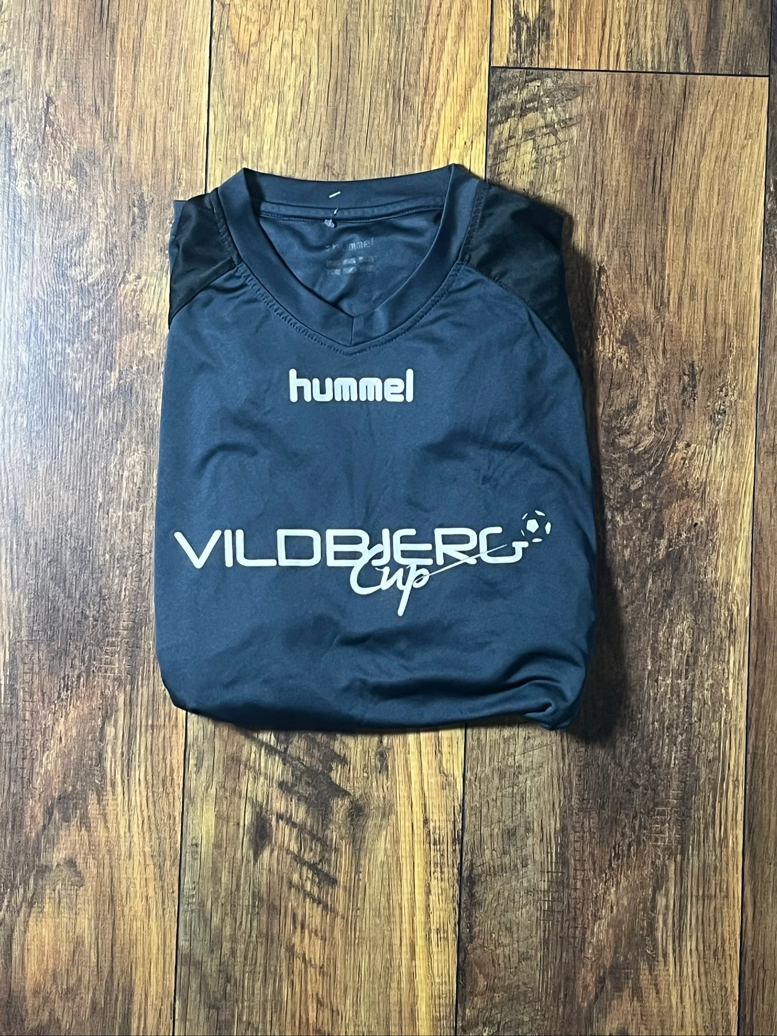Grijze antraciet Vildbjerg Cup voetbalshirt van technisch weefsel - Hummel - maat S/M - goede staat – photo 10